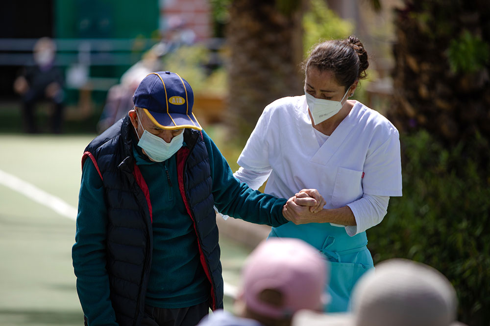 Ayuda a mayores en centro de día Las Palmas